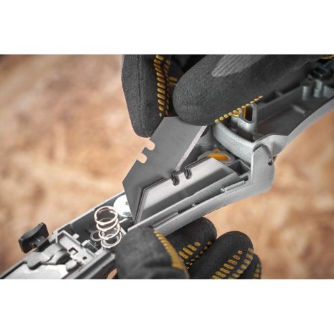 NÓŻ HEAVY DUTY OSTRZE TRAPEZ CHOWANE METALOWY SREBRNY